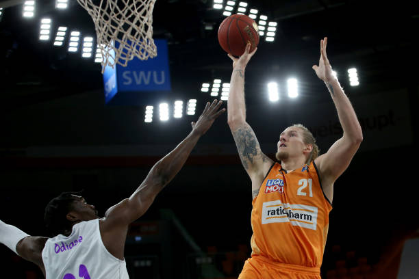 效力期间出 效力期间出